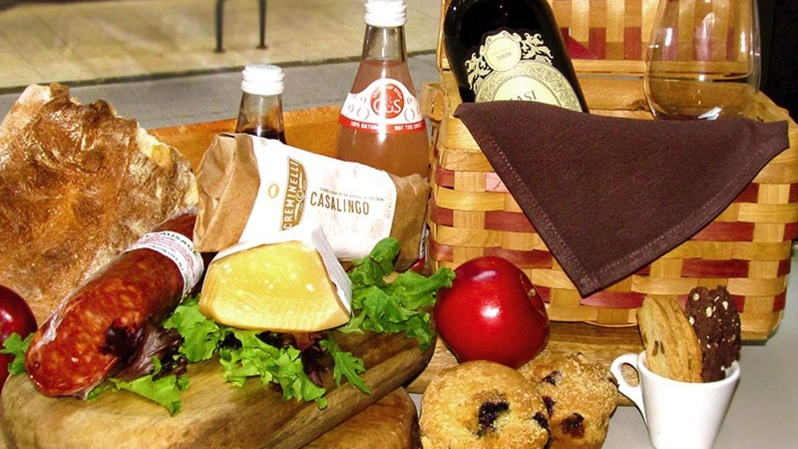 Italian picnic baskets from The Florentine
