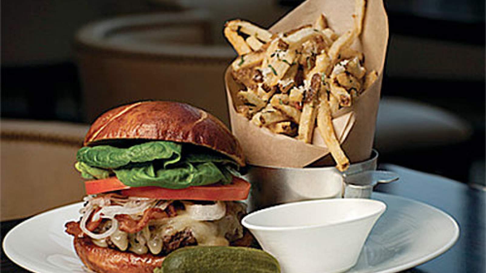 deca RESTAURANT + BAR 