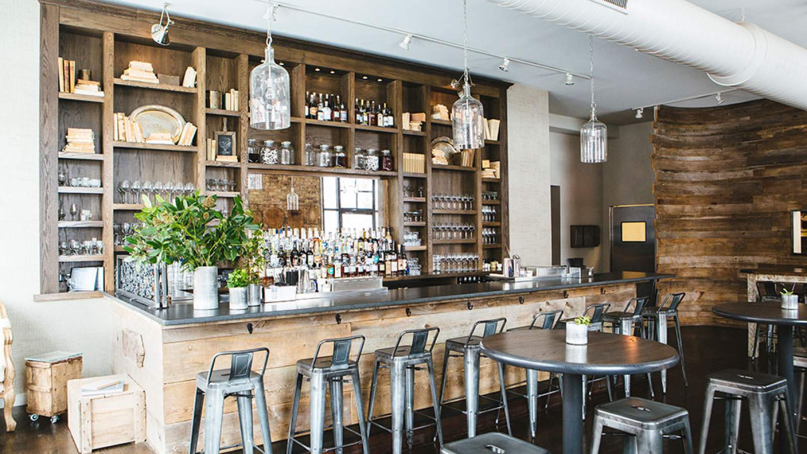 White Oak Tavern & Inn