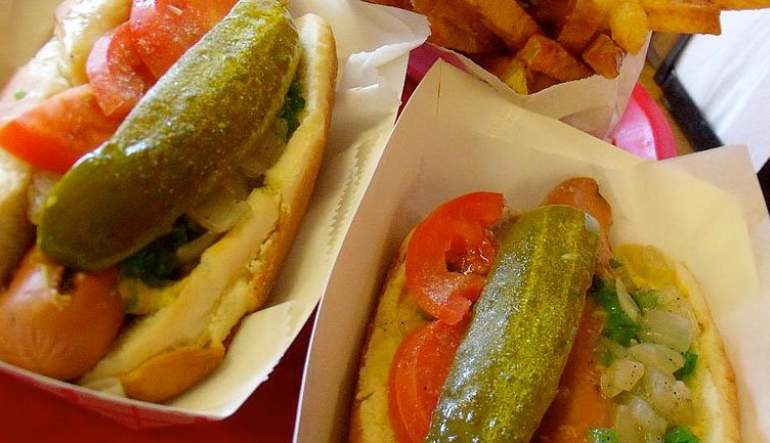 The Perfect Chicago Hot Dog