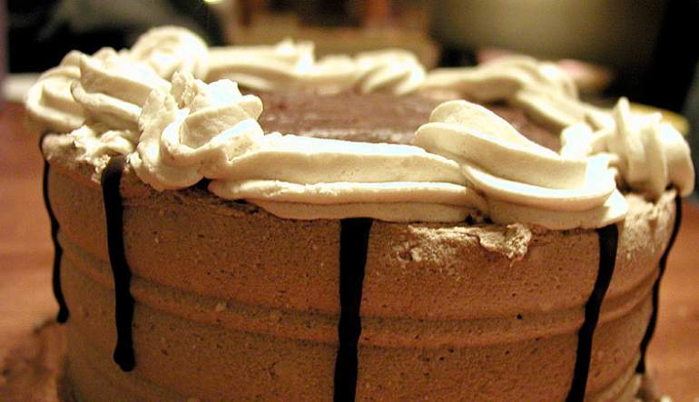 Vegan Chocolate Mousse Cake