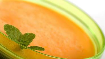 Cantaloupe Soup with Watermelon Garnish