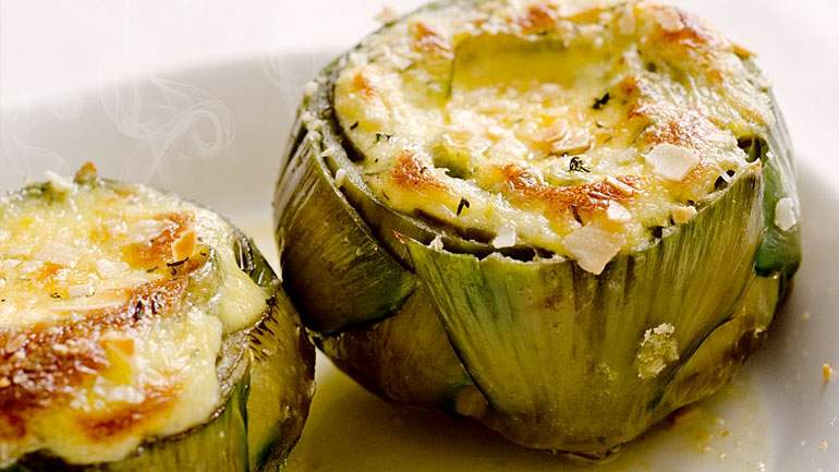 Artichoke stuffed with brie