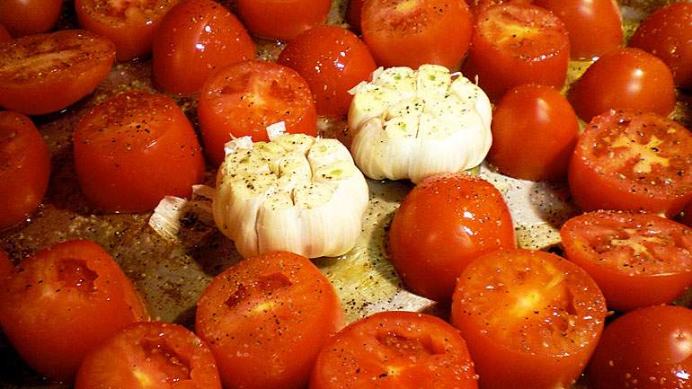 Roasted Tomato and Garlic Soup